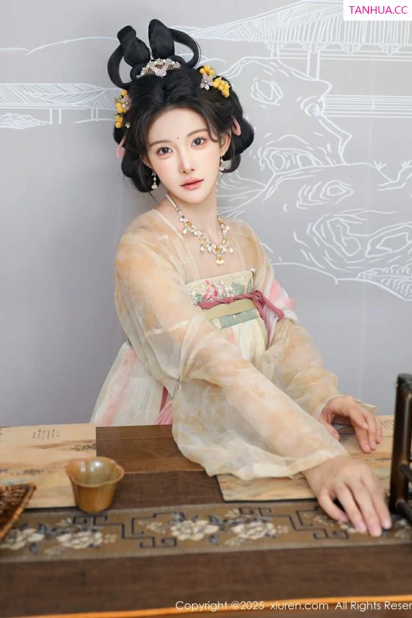   [XiuRen]高清写真图 2025.08.13 No.10645 梨霜儿 古装服饰第6张图片